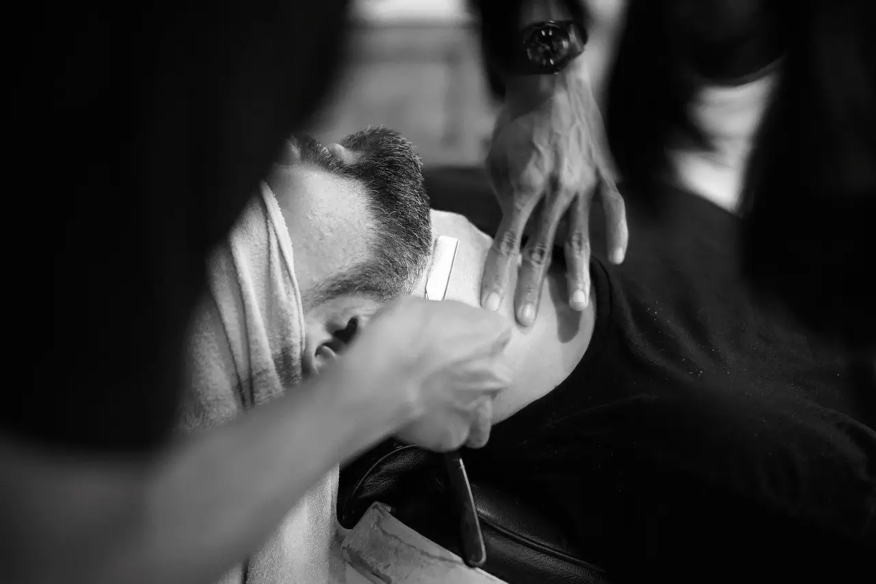 benefits of shaving with a straight razor